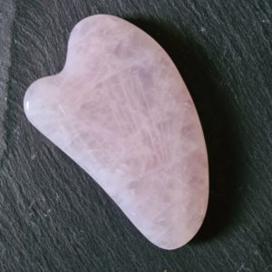 Gua Sha Rosenquarz Massagestein