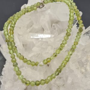Peridot Kette Heilstein
