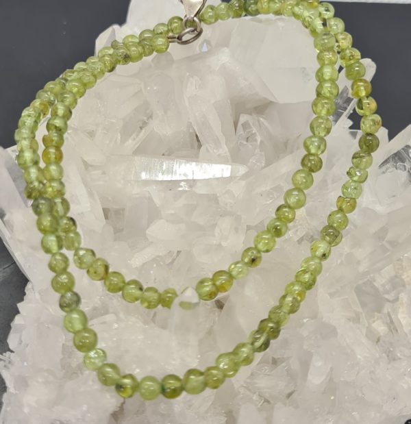 Peridot Kette Heilstein