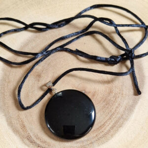 Spiritueller Obsidianspiegel mit Silberöse